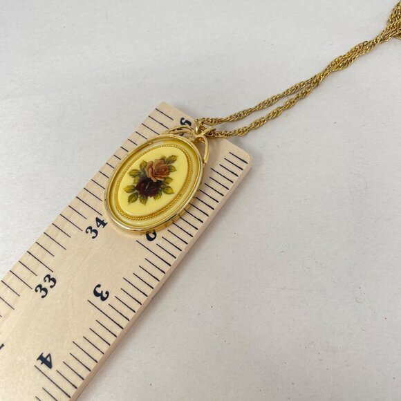 Vintage Floral Pendant Necklace Gold-Tone Feminine Roses Long Length Girly Retro - Picture 8 of 8